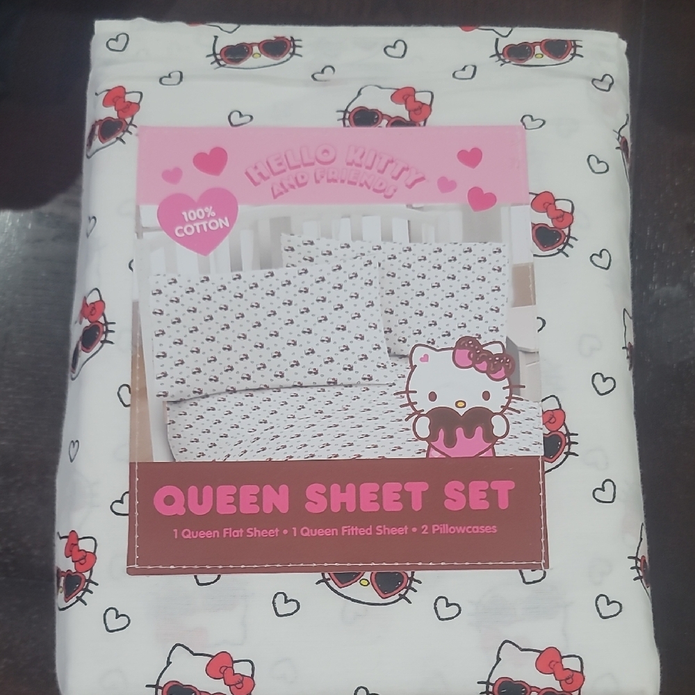 Hello Kitty Queen Sheet Set - White and Red